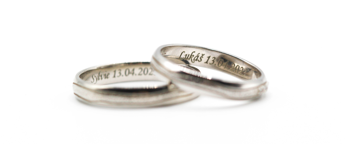 Snubní prsteny s gravírováním z e-shopu OLIVIE.cz